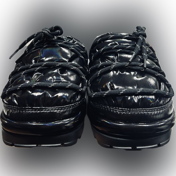 NWOB Ugg SZ 7 black/white Hi Shine Spaceslider. SEE MANUFACTURER’S DESCRIPTION - Picture 2 of 11